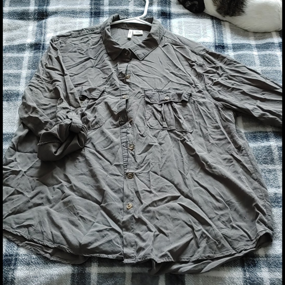 Buckle long sleeve button down
